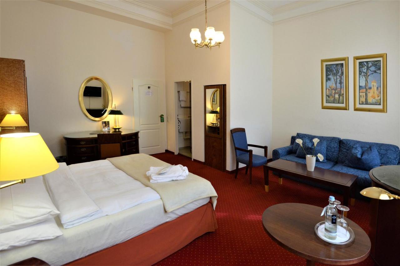 Hotel Am Kochbrunnen 3*